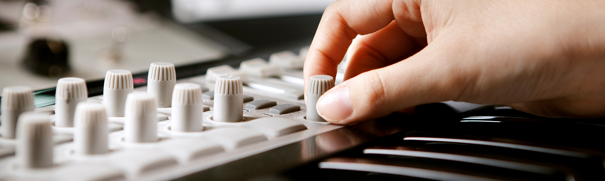 20240531155444_7X49qiwc.jpg_carousel_인천음향_인천음향,태창음향,인천노래방기기,인천CCTV설치,인천음향기기,마이크,무선마이크,인천음향대여,중고음향기기,매입판매,판매설치,인천스피커,인천앰프