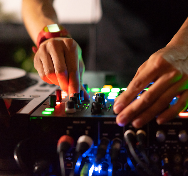 20240531155459_AQXMPGv4.jpg_carousel_인천음향_인천음향,태창음향,인천노래방기기,인천CCTV설치,인천음향기기,마이크,무선마이크,인천음향대여,중고음향기기,매입판매,판매설치,인천스피커,인천앰프