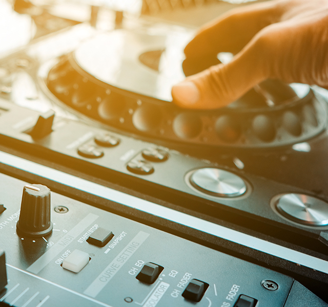 20240531155459_jpZ4yoxS.jpg_carousel_인천음향_인천음향,태창음향,인천노래방기기,인천CCTV설치,인천음향기기,마이크,무선마이크,인천음향대여,중고음향기기,매입판매,판매설치,인천스피커,인천앰프